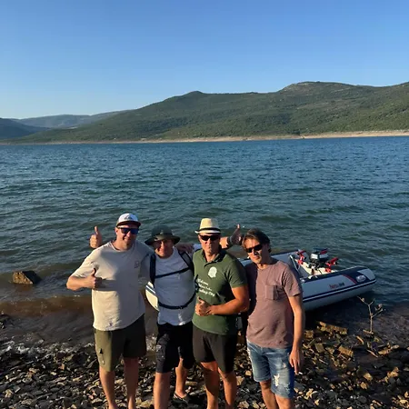 Botel Kamp Bilecko Jezero Ribolov Trebinje