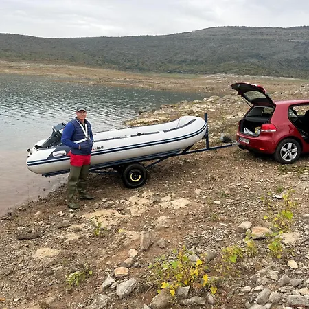 Kamp Bilecko Jezero Ribolov Botel Trebinje