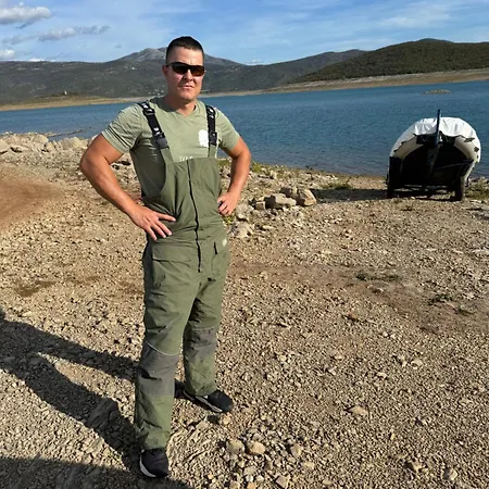 Kamp Bilecko Jezero Ribolov